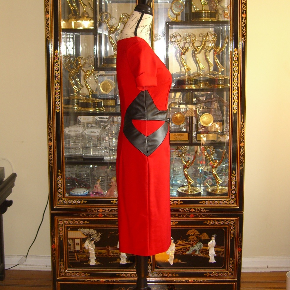 HYBRID RED AND BLACK PLEATHER CONTRAST DRESS - Picture 3 of 5